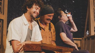 Héctor Medina, Gilberto Reyes y Beatriz Valdés, en una escena de Manteca.