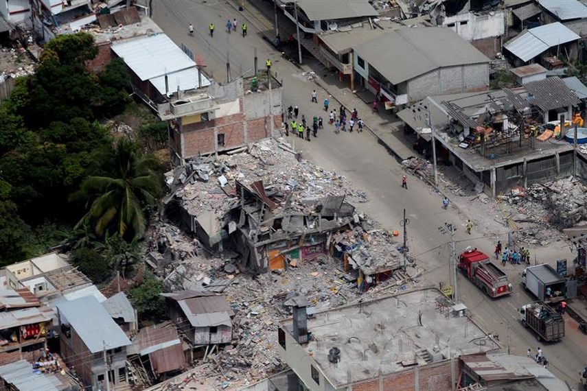 Una fuente del IG precisó a Efe que esa réplica tuvo lugar a las 03.35 hora local (08.35 GMT), dos minutos más tarde de otra que alcanzó los 6,1 (EFE) 