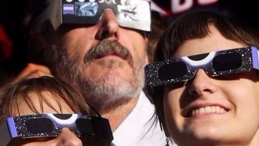 Los expertos recomiendan utilizar gafas apropiadas para contemplar el fenómeno que tiene lugar este 21 de agosto de 2017.