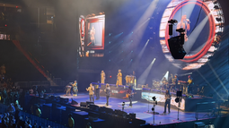 Presentación de Carlos Vives y su banda en el Kaseya Center de Miami. Presentación de Carlos Vives y su banda en el Kaseya Center de Miami.