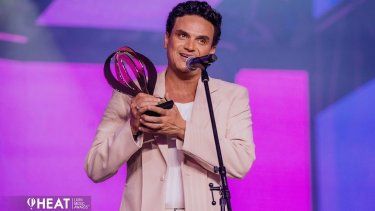 El cantante colombiano Silvestre Dangond recibe el premio Heat Latin Music a la trayectoria.