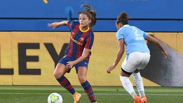 La jugadora del Barça Femení Lieke Martens en una acción del partido contra el PSV Eindhoven en el Estadi Johan Cruyff, correspondiente a la vuelta de los dieciseisavos de final de la UEFA Womens Champions League
