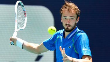 El tenista ruso Daniil Medvedev durante el partido por el título del Abierto de Miami ante Jannik Sinner, el 2 de abril de 2023.