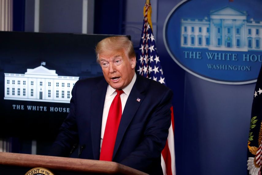 El presidente Donald Trump habla con la prensa sobre el coronavirus en la sala de prensa James Brady de la Casa Blanca el viernes 22 de mayo de 2020 en Washington.