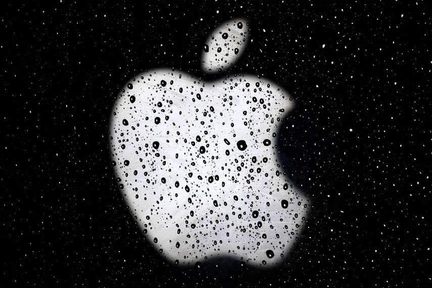 Logotipo de la empresa Apple en la ventana de una Apple Store, el 26 de diciembre de 2018.&nbsp;