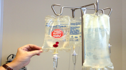 Imagen referencial de los sueros vitaminados-. Imagen referencial de los sueros vitaminados-.