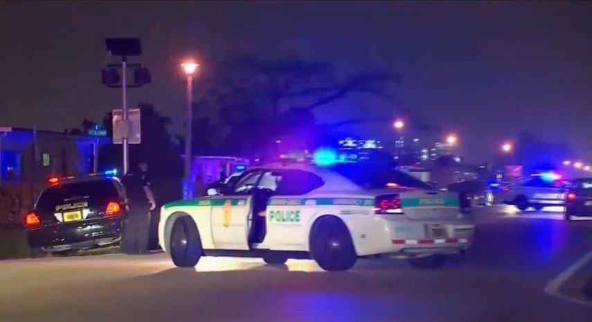 Efectivos del Departamento de la Policía de Miami-Dade, Doral y Sweetwater, aseguraron la zona con un amplio perímetro.