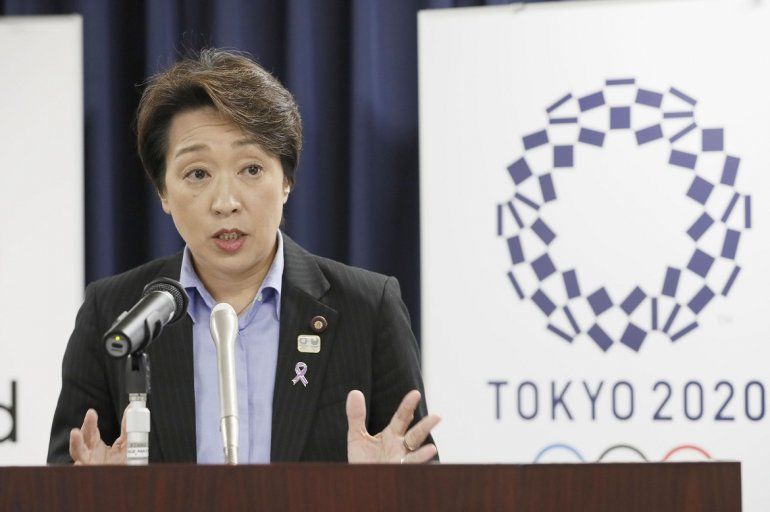 La ministra japonesa de Juegos Olímpicos, Seiko Hashimoto, habla durante una rueda de prensa en la oficina del gabinete en Tokio, el 19 de septiembre de 2019. Seiko Hashimoto hace historia en Japón al asumir la presidencia del comité organizador de los Juegos Olímpicos de Tokio 2021. 