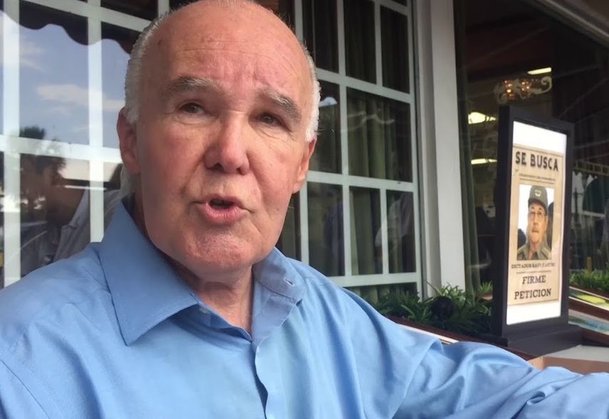 Luis Zúñiga, analista político y exdiplomático.