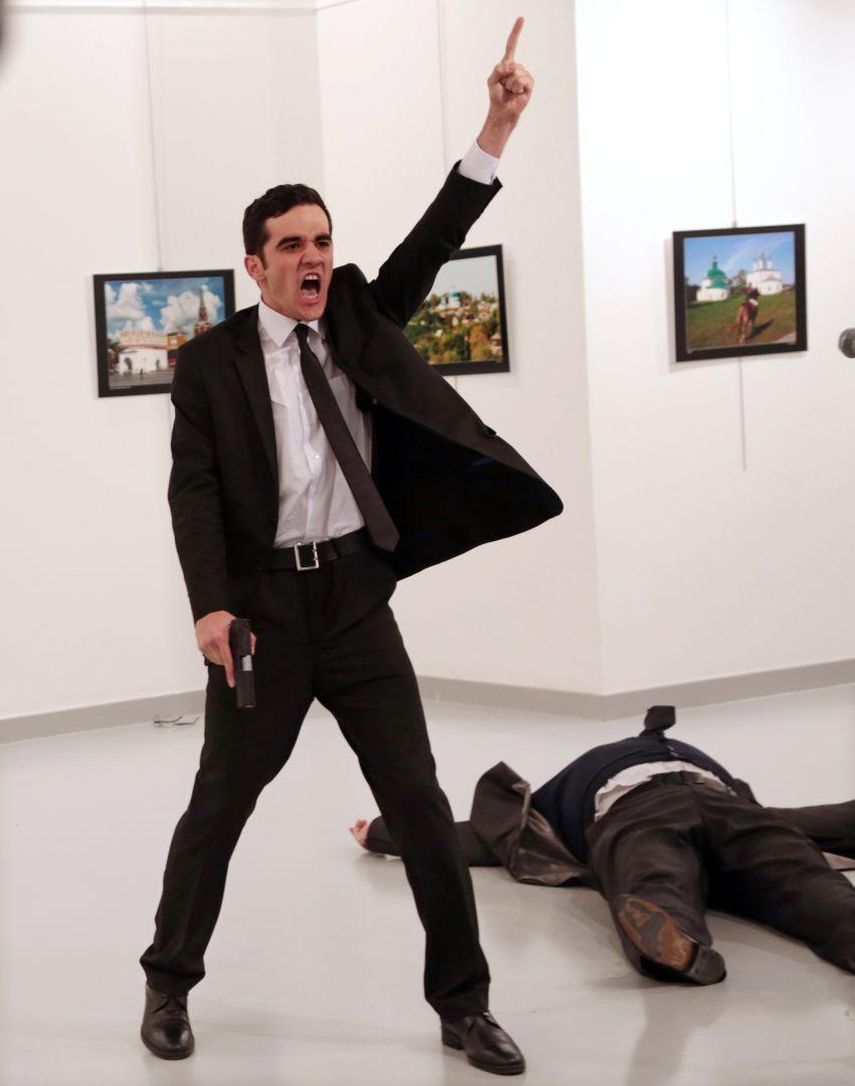 Burhan Ozbilici, USA. Ganador del primer lugar por la serie&nbsp;An Assassination in Turkey.
