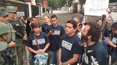 Los periodistas solicitaron &nbsp;que sean acatadas las medidas de protección que ha solicitado el Ministerio Público al Tribunal 11 de Control de Caracas.