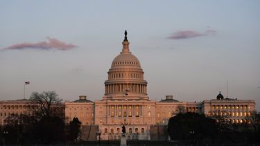 Congresistas proponen presupuesto de 1.700 billones para evitar cierre de gobierno