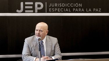 El Fiscal de la Corte Penal Internacional, Karim Khan, pronuncia una declaración en las oficinas de la Jurisdicción Especial de Paz en Bogotá, el 27 de octubre de 2021. Khan respaldó los esfuerzos de la Jurisdicción Especial de Paz para lograr justicia. &nbsp; &nbsp;
