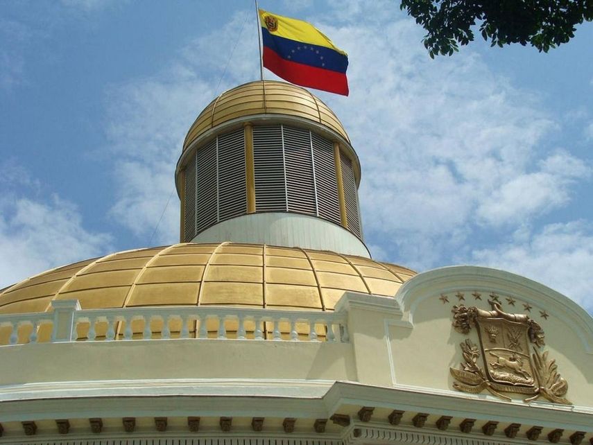 Vista de la cúpula del edificio que sirve de sede al Parlamento venezolano.