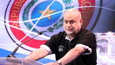 Paraguayo Cubas, candidato presidencial por el Partido Cruzada Nacional, participa en un debate, en Asunción, Paraguay.