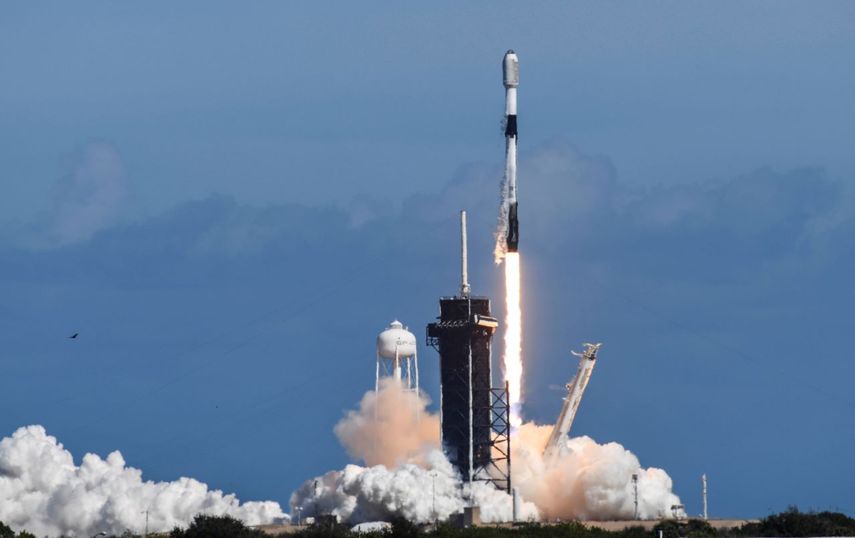 Un cohete Falcon 9 de SpaceX despega de Cabo Cañaveral, Florida.&nbsp;