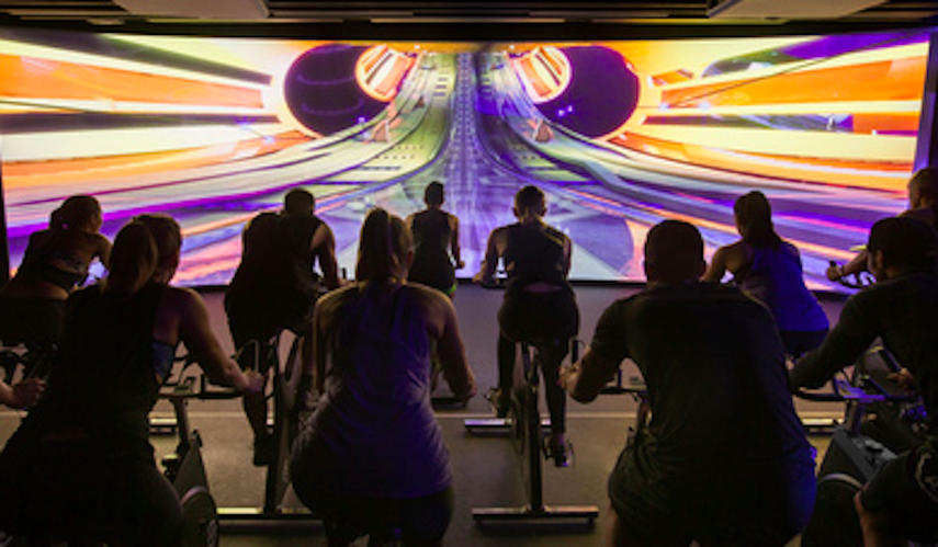 The Trip de Les Mills ofrece una experiencia virtual mientras se pedalea.&nbsp;