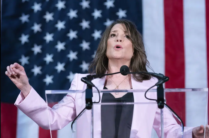 Marianne Williamson, autora de exitosos libros sobre espiritualidad y bienestar, anuncia que se postula para las primarias del Partido Demócrata por la Casa Blanca.