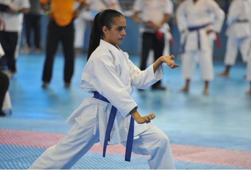 Andrea Armada cumplió con el favoritismo al colgarse la dorada en la modalidad de kata categoría 16-17 años.