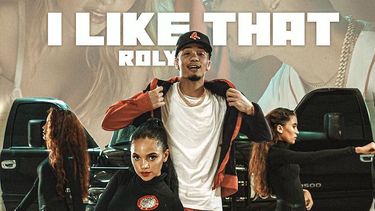 El intérprete de música de calle Rolando Morejon Jr, conocido como Roly, refuerza los espacios candentes del verano con el tema I Like That.