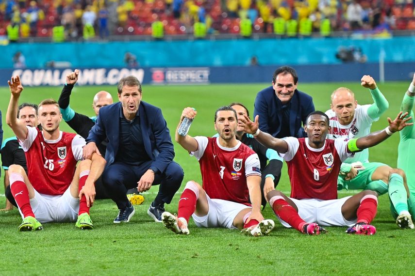 Los jugadores de Austria celebran tras ganar el partido de fútbol del Grupo C de la UEFA EURO 2020 entre Ucrania y Austria en el National Arena de Bucarest el 21 de junio de 2021 &nbsp; &nbsp;
