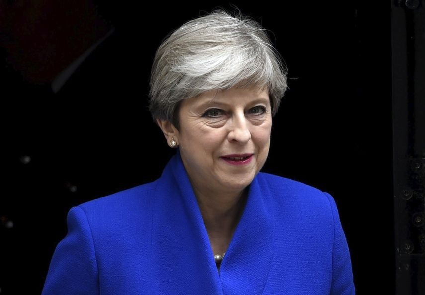 La primera ministra del Reino&nbsp;Unido, Theresa May, visita a la reina Isabel II permiso para formar Gobierno tras las elecciones del jueves.&nbsp;