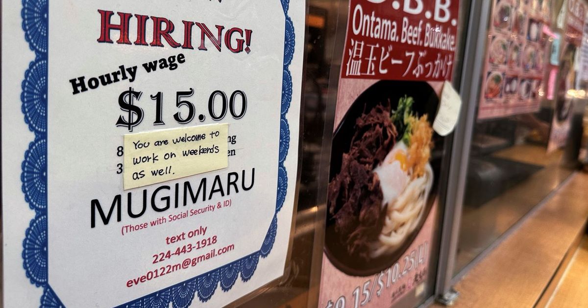 Mercado laboral mantiene solidez, aunque se crean menos empleos de lo previsto