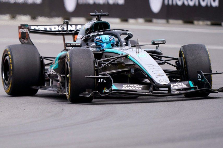 El piloto británico de Mercedes, George Russell, compite durante la carrera sprint previa al Gran Premio de Canadá de Fórmula 1 de 2026 en el Circuito Gilles-Villeneuve en Montreal, Canadá, el 23 de mayo de 2026