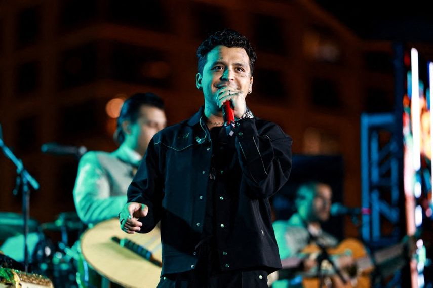 Christian Nodal se presenta en el escenario durante las sesiones acústicas del Latin Grammy, el 16 de octubre de 2024 en Los Ángeles, California.