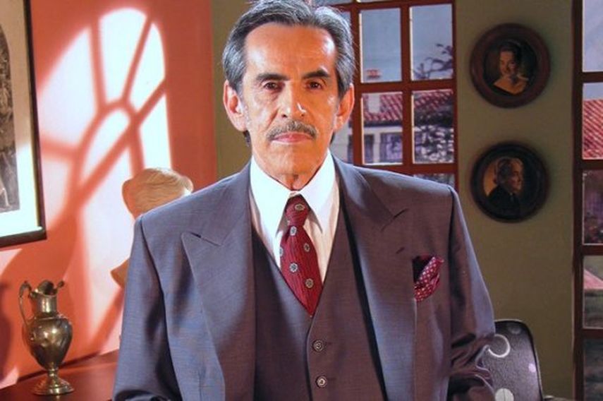 Frank Ramírez caracterizado como su personaje en la serie La saga. (CORTESÍA)