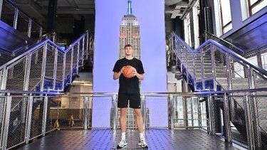 Cooper Flagg visita el Empire State Building el 22 de junio de 2025 en la ciudad de Nueva York. Roy Rochlin/Getty Images para Empire State Realty Trust/AFP (Foto de Roy Rochlin / GETTY IMAGES NORTH AMERICA / Getty Images vía AFP) Cooper Flagg visita el Empire State Building el 22 de junio de 2025 en la ciudad de Nueva York. Roy Rochlin/Getty Images para Empire State Realty Trust/AFP (Foto de Roy Rochlin / GETTY IMAGES NORTH AMERICA / Getty Images vía AFP)