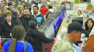 El horario de apertura de las tiendas para las compras del Viernes Negro acorta la posibilidad de que los comerciantes compartan con sus familias.&nbsp;