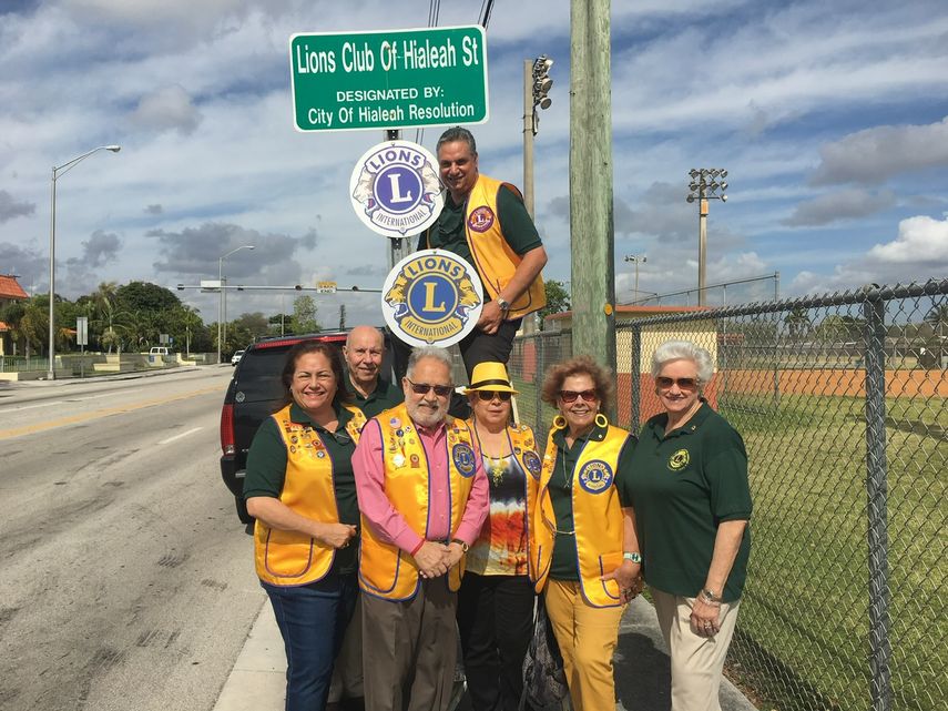 La ciudad de Hialeah nombra a una calle Club de los Leones de Hialeah.&nbsp;