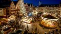 Luces iluminando el mercado de Navidad en Fráncfort, Alemania, en noviembre de 2021. Pese a los inconvenientes de la pandemia, los propietarios de los puestos que venden adornos, castañas asadas y otros artículos navideños en Fráncfort y otras ciudades europeas están aliviados de poder abrir para su primer mercado navideño en dos años, especialmente dadas las nuevas restricciones en Alemania, Austria y otros países donde los contagios de COVID-19 baten récords. Luces iluminando el mercado de Navidad en Fráncfort, Alemania, en noviembre de 2021. Pese a los inconvenientes de la pandemia, los propietarios de los puestos que venden adornos, castañas asadas y otros artículos navideños en Fráncfort y otras ciudades europeas están aliviados de poder abrir para su primer mercado navideño en dos años, especialmente dadas las nuevas restricciones en Alemania, Austria y otros países donde los contagios de COVID-19 baten récords.