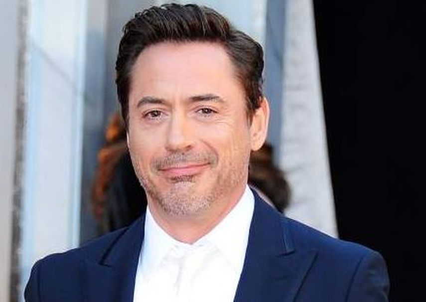  Entre los diez primeros puestos siguen dominando los estadounidenses, con Vin Diesel (Fast and Furious) en tercera posición (47 millones de dólares), seguido de Bradley Cooper, Adam Sandler y Tom Cruise