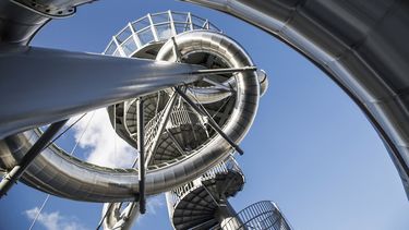Fotografía cedida donde se aprecia el Aventura Slide Tower creado por el artista belga Carsten Höller, radicado en Suecia y conocido por sus obras de gran formato en espacios públicos,&nbsp;