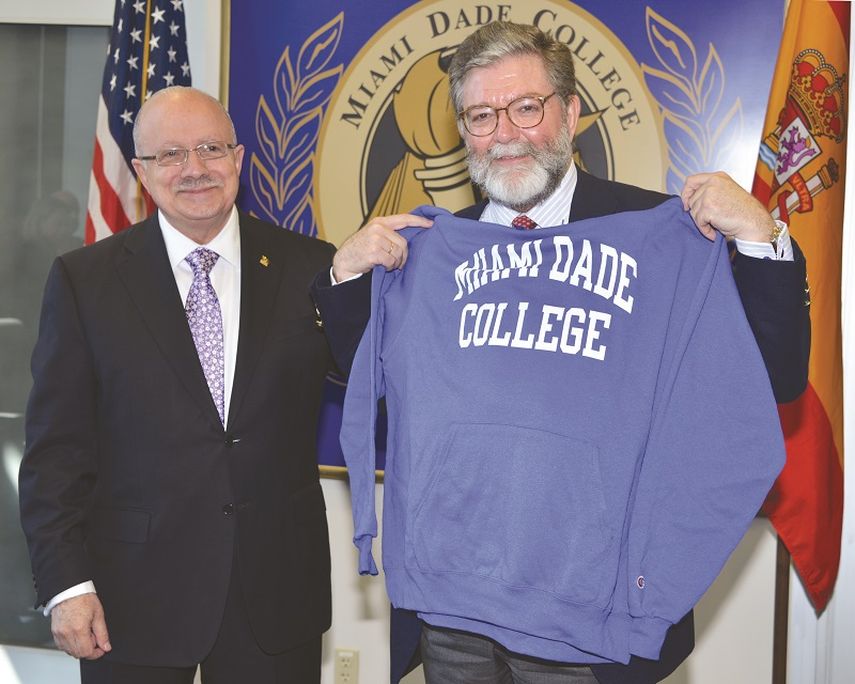 El presidente del MDC, Dr. Eduardo Padrón junto al Director de la Fundación Ortega y Gasset Alfredo Perez de Armiñán (GISELLE SANTALUCCI)