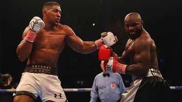 Joshua (izquierda) viene de vencer por nocáut al francés Carlos Takam.&nbsp;