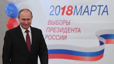 Según los sondeos a pie de urna, Putin habría ganado los comicios con un resultado aún mejor, del 73,9 %, mientras Grudinin sumaría un 11,2 % y Zhirinovski se quedaría con el 6,7 %. 