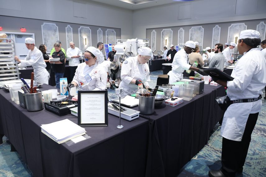 Compiten más de 400 estudiantes de Florida. Compiten más de 400 estudiantes de Florida.