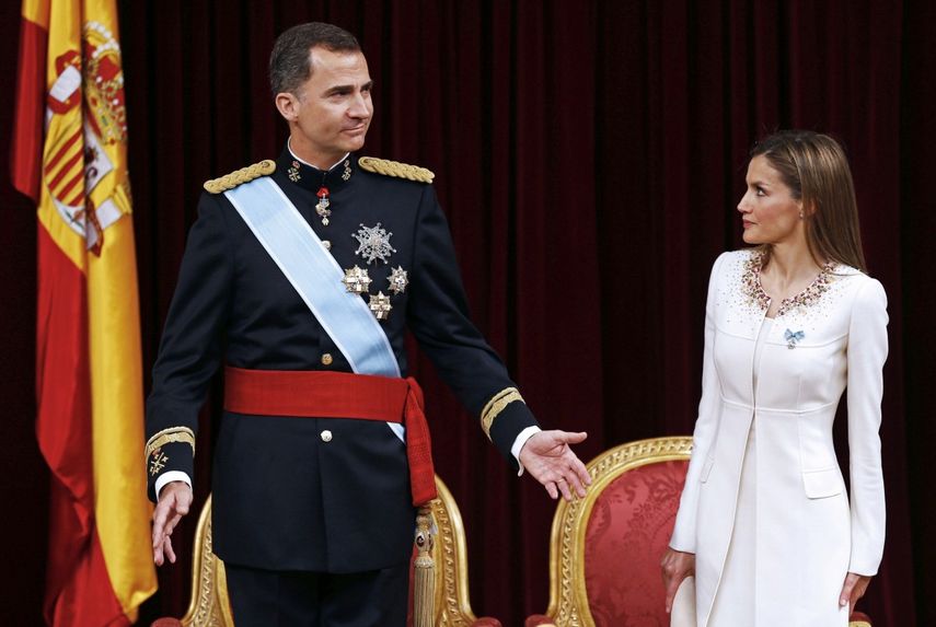 La decisión del monarca es respuesta al caso de corrupción por el que está imputada su hermana la infanta Cristina. Foto: AP