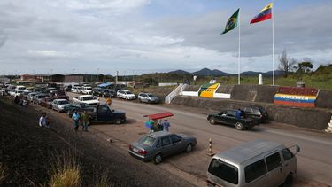 Maduro anunció el cierre de las fronteras de Venezuela con Colombia y Brasil, y este sábado prorrogó la medida hasta el 2 de enero de 2017.