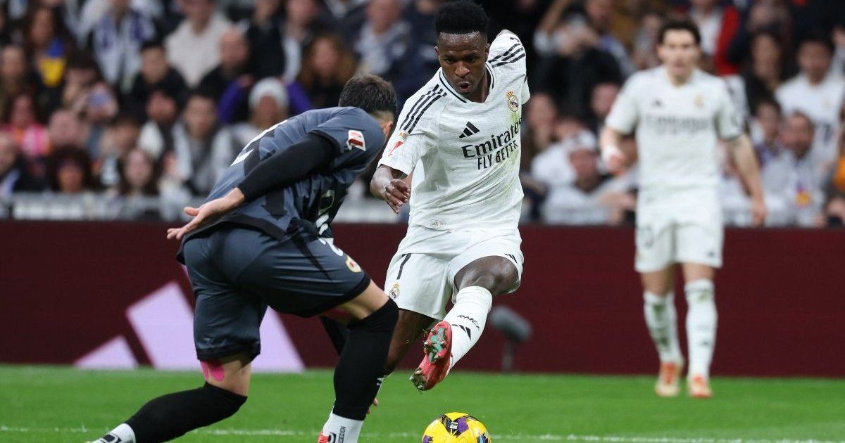 Vinicius y Mbappé guían al Real Madrid, que iguala en puntos al Barcelona
