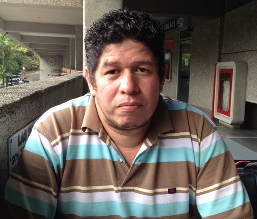 Pablo Jiménez teme por su vida. Ha recibido varias amenazas, algunas verbales y sugestivas por parte de altos funcionarios; otras directas, físicas y agresivas por desconocidos, en plena calle a la luz d