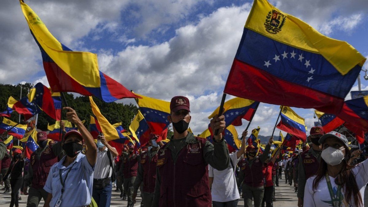 Venezuela conmemora su Independencia en medio del caos