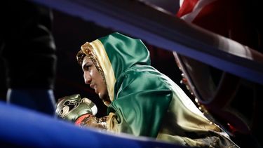 En esta foto de archivo del 20 de abril de 2019, se muestra a Teofimo López antes de un combate de boxeo por el campeonato de peso ligero de la NABF contra el finlandés Edis Tatli, en Nueva York