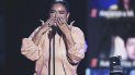 Karol G recibe el premio a la canción más pegajosa por Tusa en Premios Juventud 2020. Karol G recibe el premio a la canción más pegajosa por Tusa en Premios Juventud 2020.