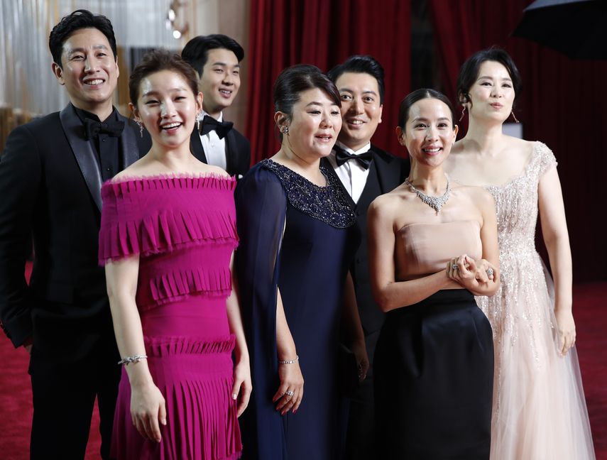 El elenco de Parasite llega a los Oscar el domingo 9 de febrero de 2020 en el Dolby Theatre en Los Angeles.