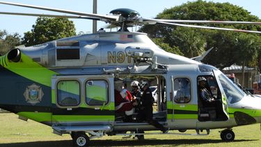 En Navidad, Santa Claus aterriza en Hialeah.