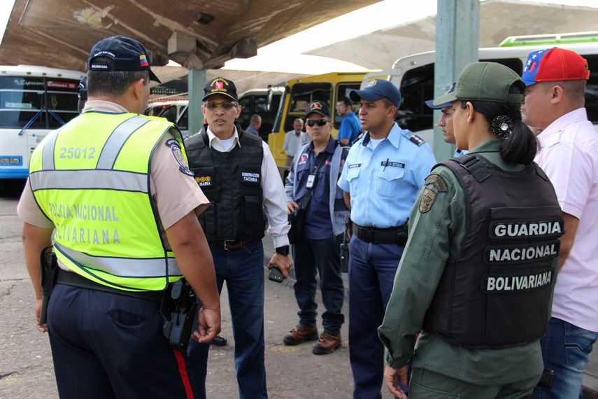 Policía Nacional Bolivariana y Guardia Nacional Bolivariana en Táchira, Venezuela.&nbsp;